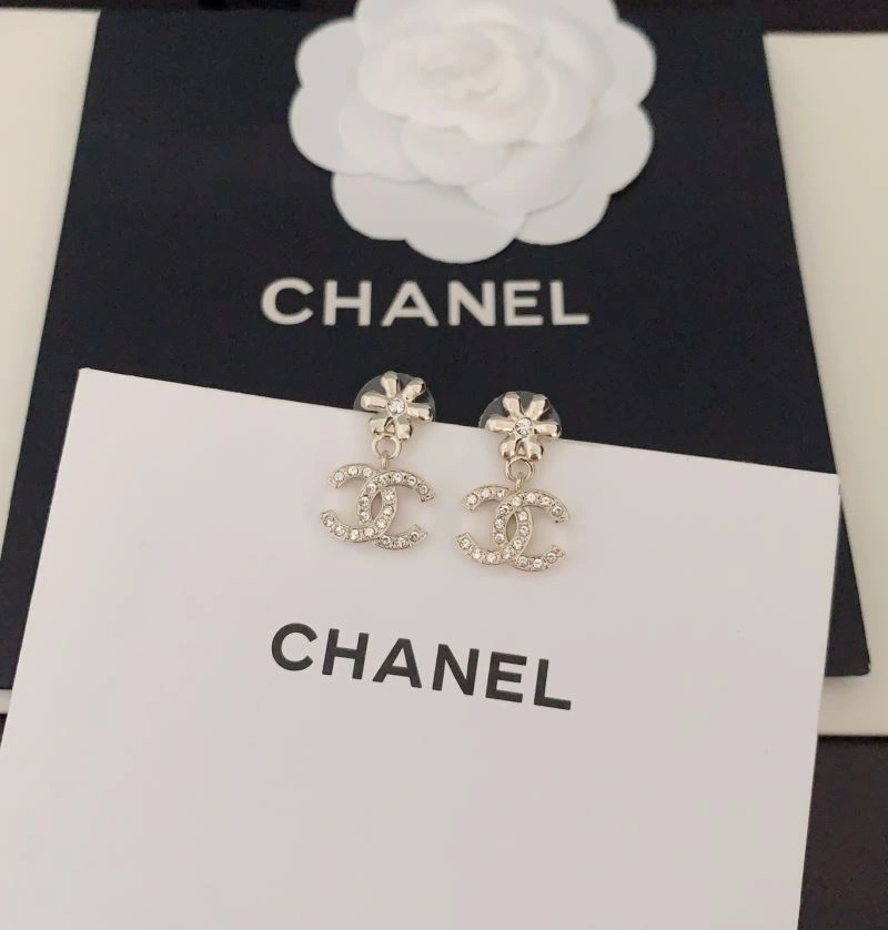 Chanel Earrings Comfortable 227989