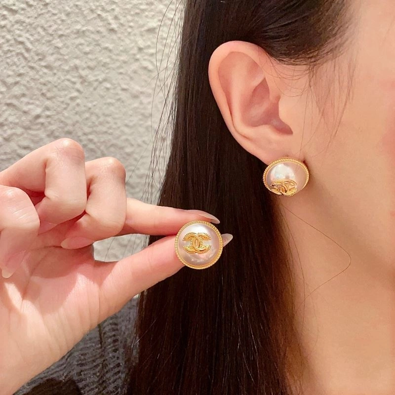 Supportive Chanel Earrings 227977