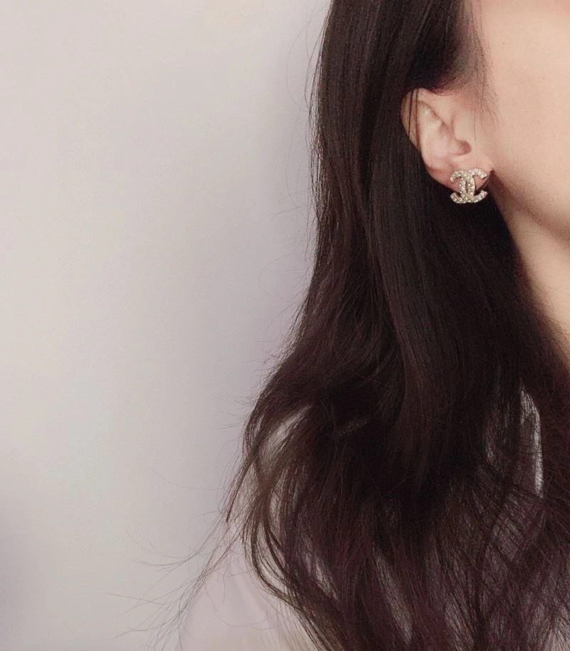 Versatile Chanel Earrings 228014
