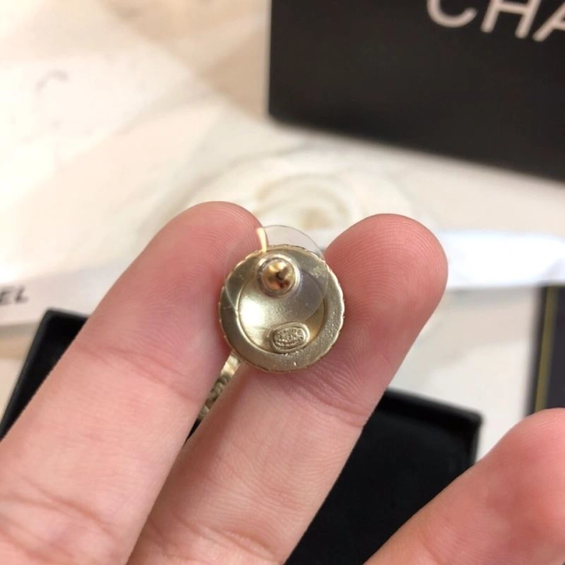 Chanel Earrings Reliable 227980
