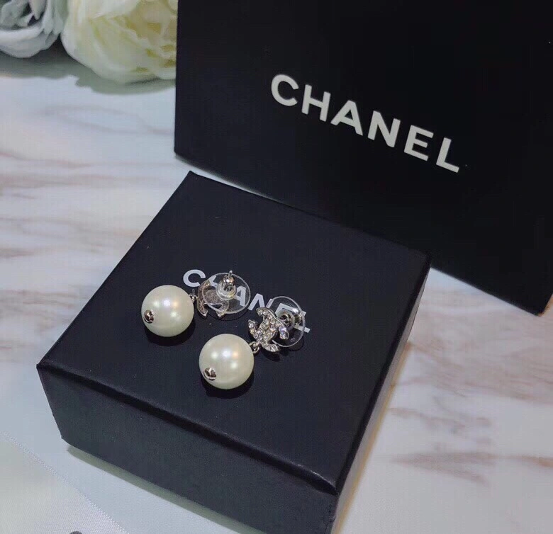 Chic Chanel Earrings 227951
