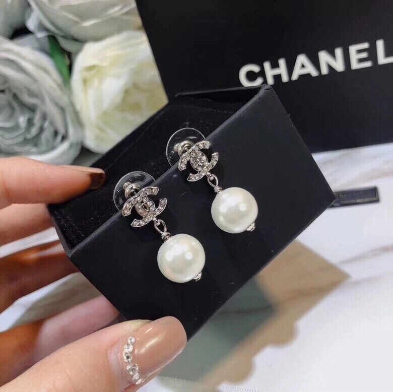 Chic Chanel Earrings 227951