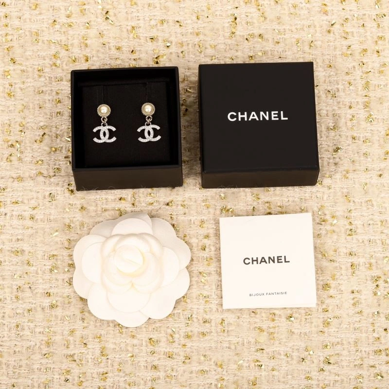 Unique Chanel Earrings 227945