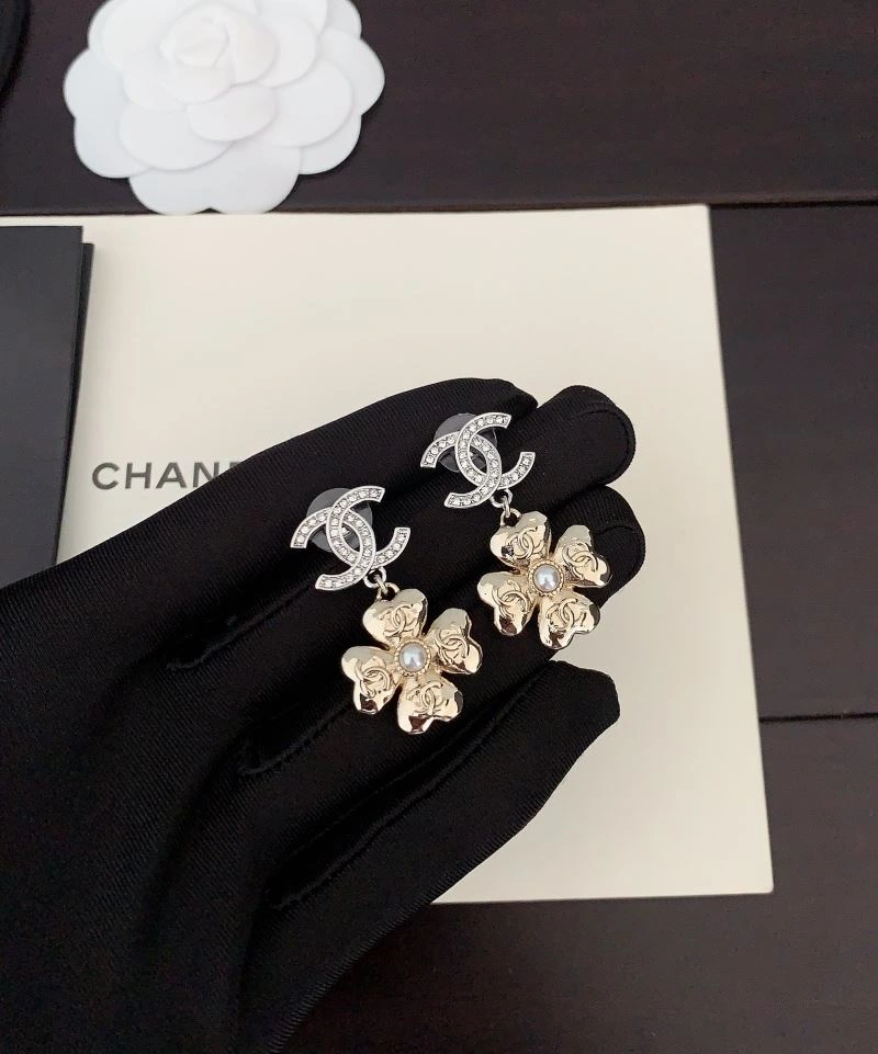 Chanel Earrings Soft 228013