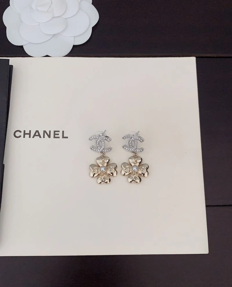 Chanel Earrings Soft 228013