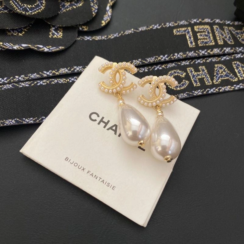 Sleek Chanel Earrings 227942