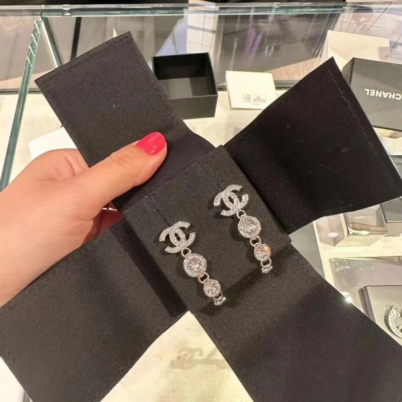 Elegant Chanel Earrings 227913