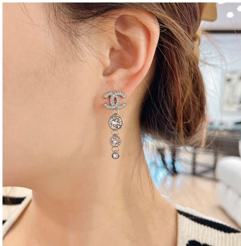Elegant Chanel Earrings 227913