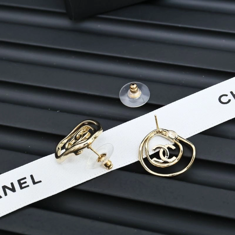 Chanel Earrings Compact 227880