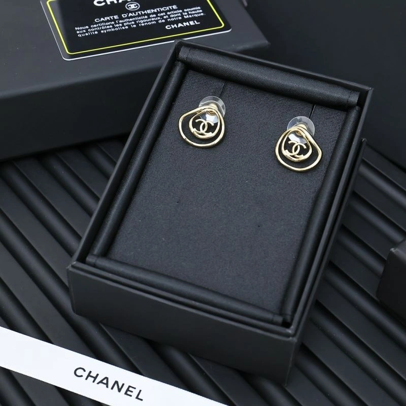 Chanel Earrings Compact 227880