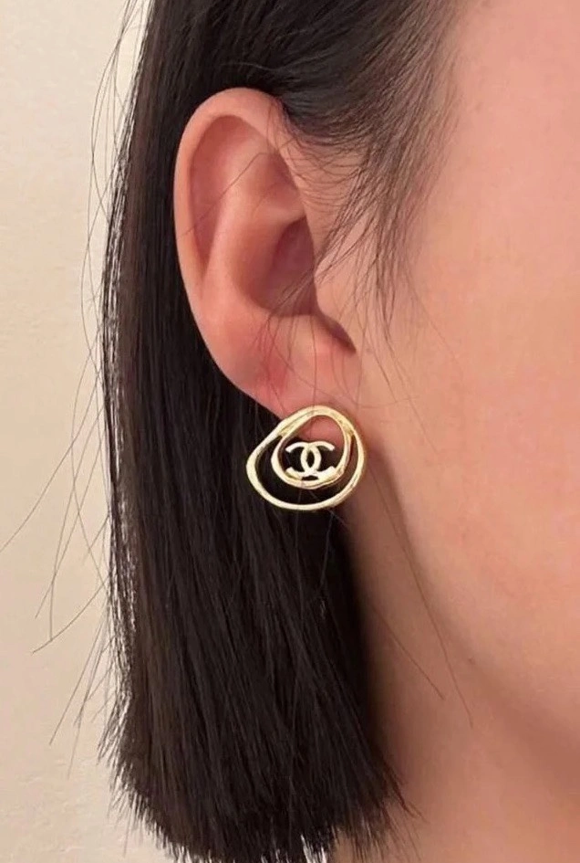 Chanel Earrings Compact 227880