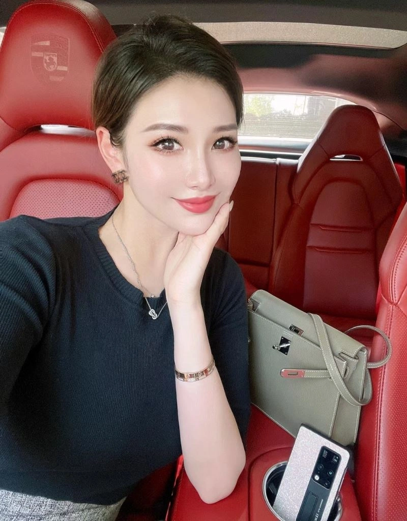 Stylish Chanel Earrings 227917