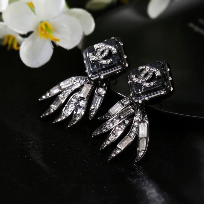 Unique Chanel Earrings 227851