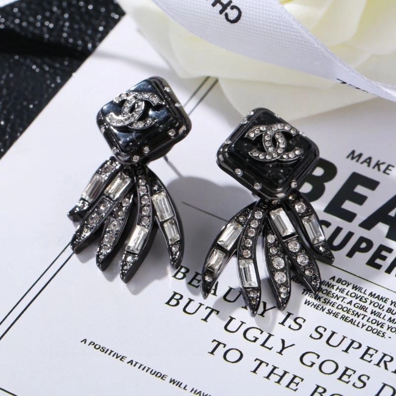 Unique Chanel Earrings 227851
