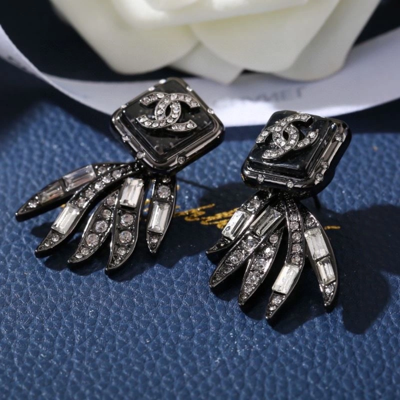 Unique Chanel Earrings 227851