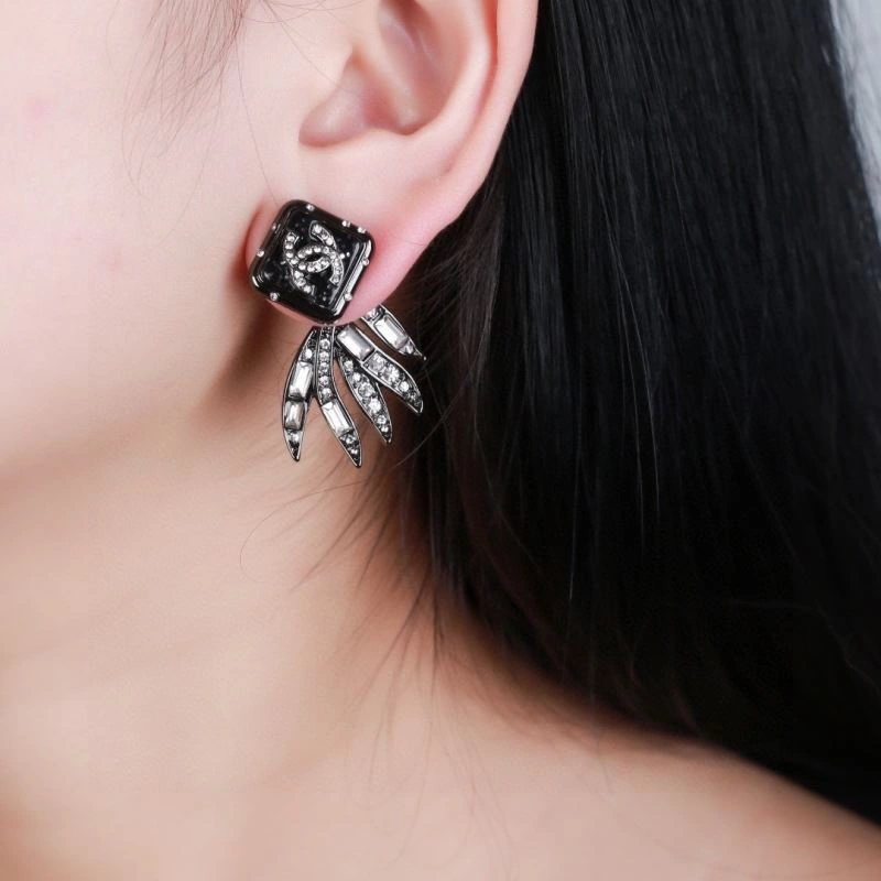 Unique Chanel Earrings 227851