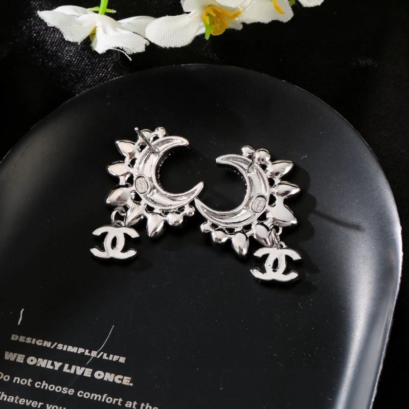 Refined Chanel Earrings 227855