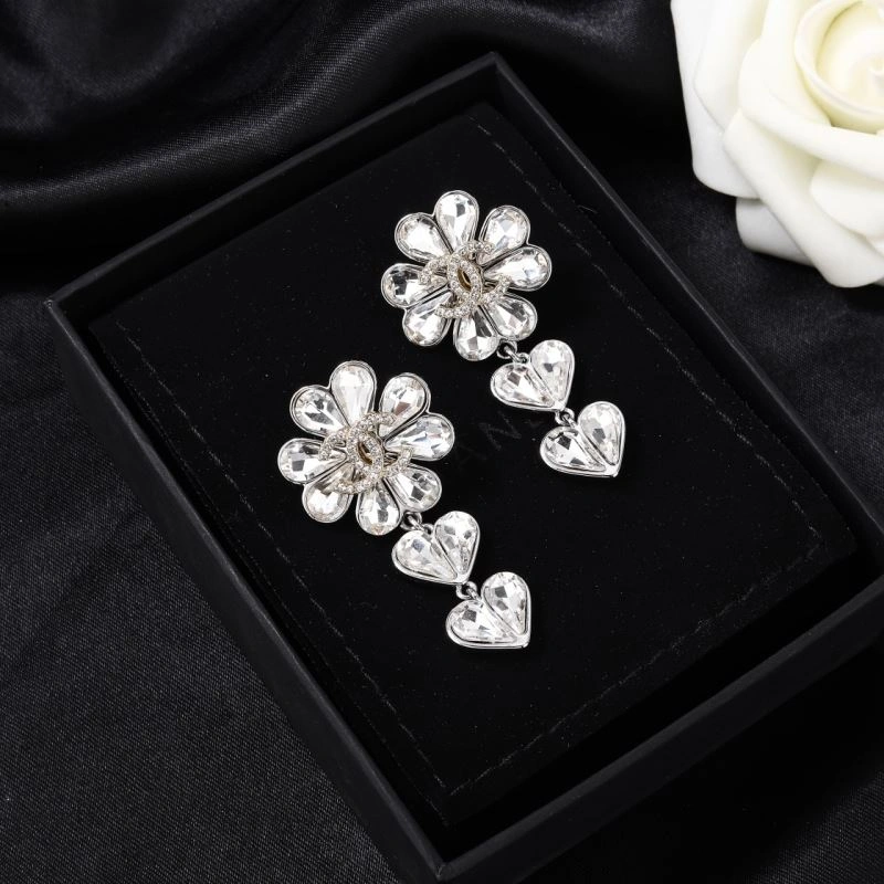 Chanel Earrings Comfortable 227881