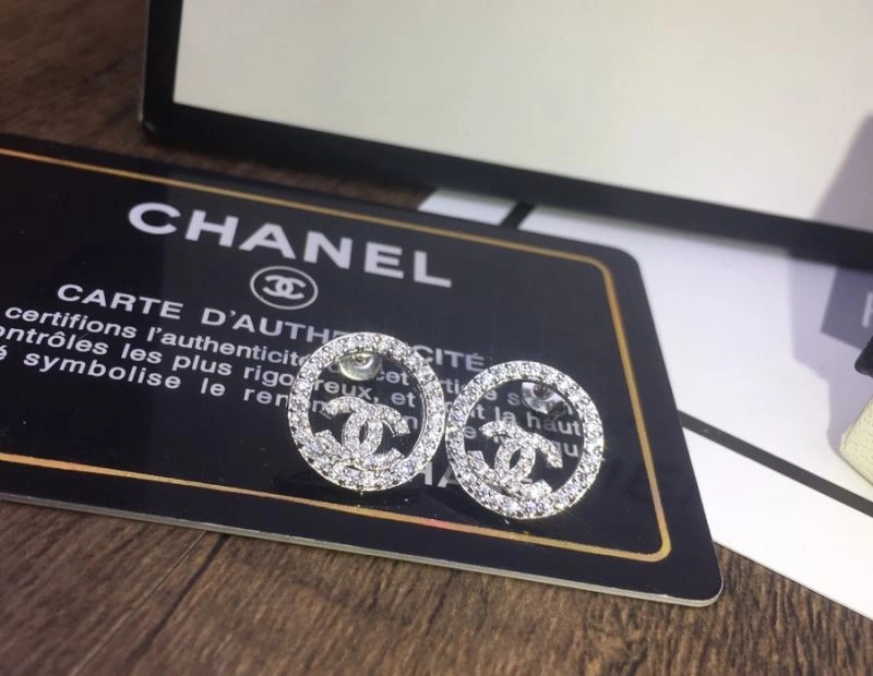 Lightweight Chanel Earrings 227971