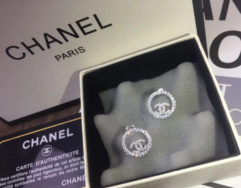 Lightweight Chanel Earrings 227971