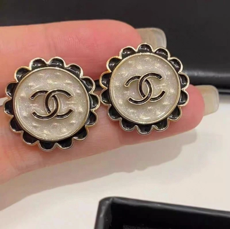 Reliable Chanel Earrings 227865