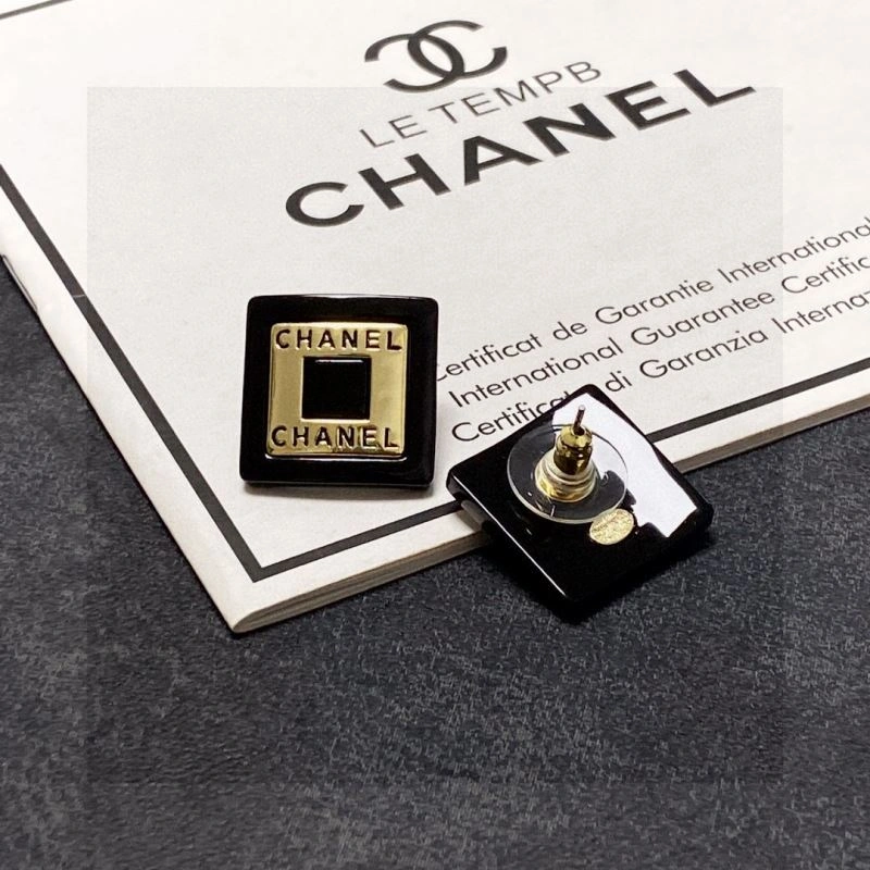 Chanel Earrings MoistureWicking 227801
