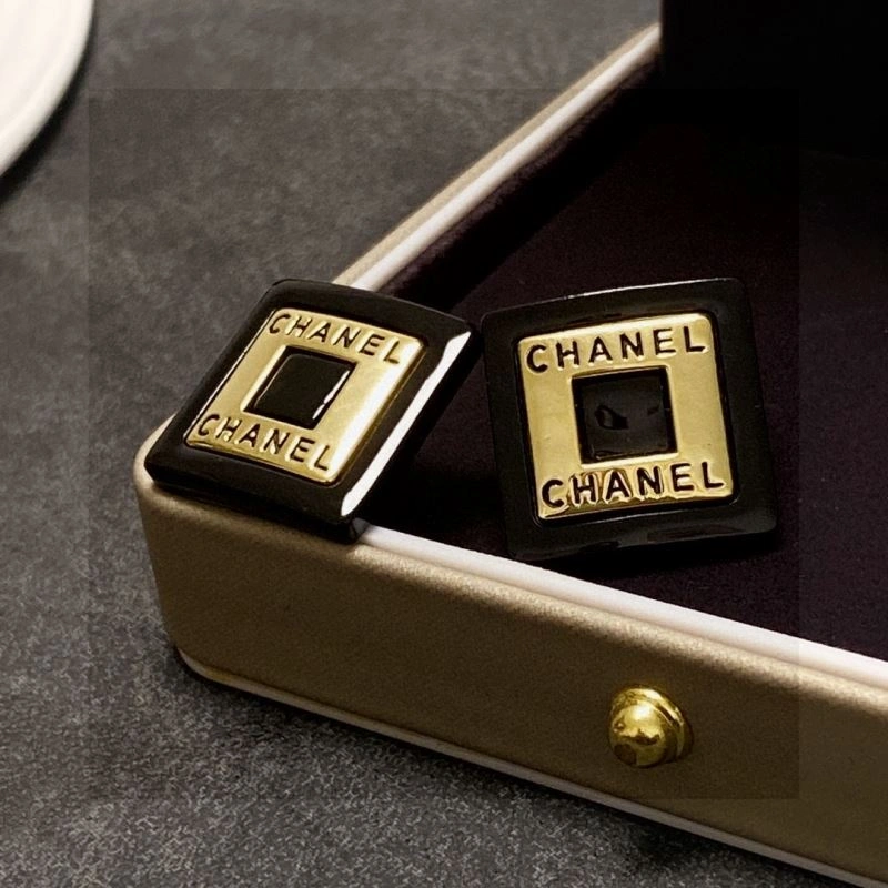 Chanel Earrings MoistureWicking 227801