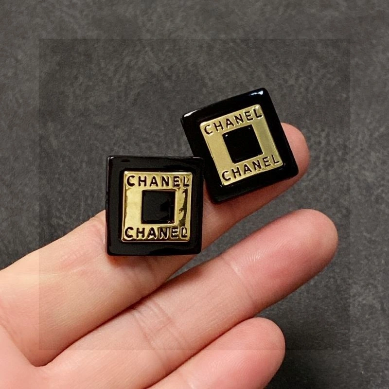 Chanel Earrings MoistureWicking 227801