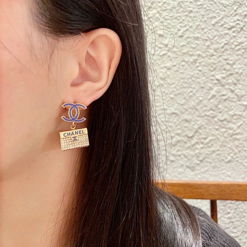 Unique Chanel Earrings 227788
