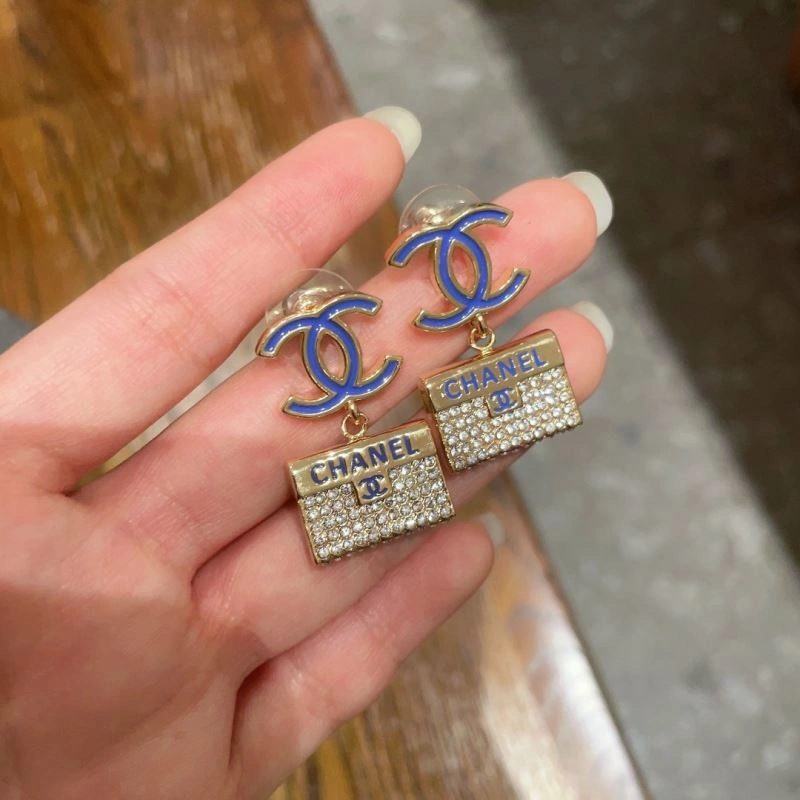 Unique Chanel Earrings 227788