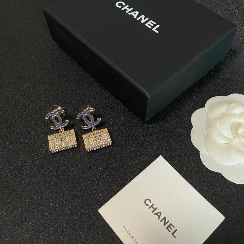 Unique Chanel Earrings 227788