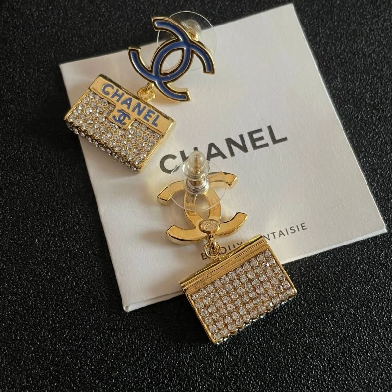 Unique Chanel Earrings 227788