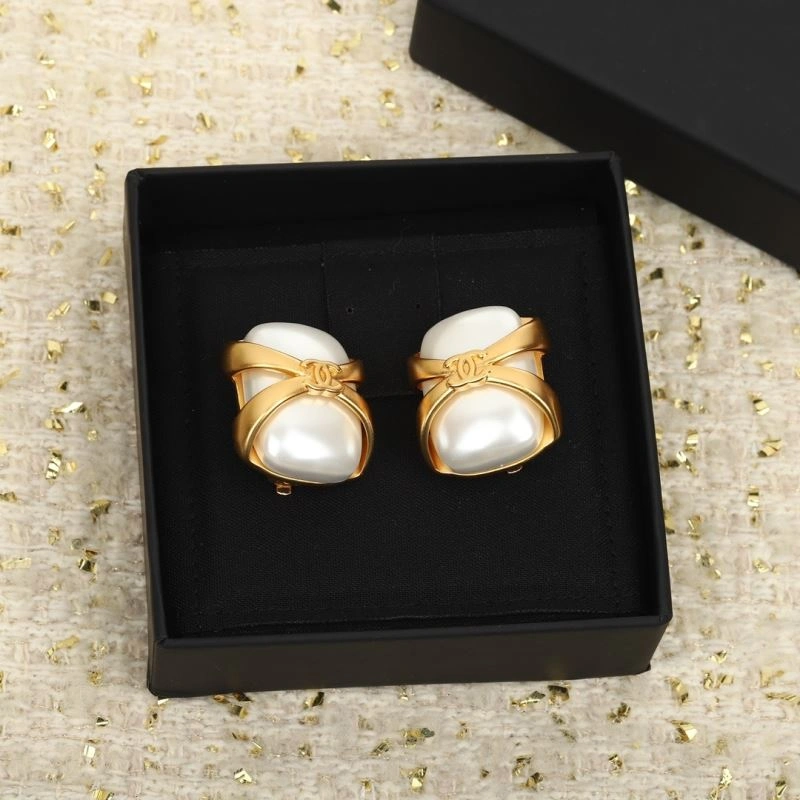 Trendsetting Chanel Earrings 227785