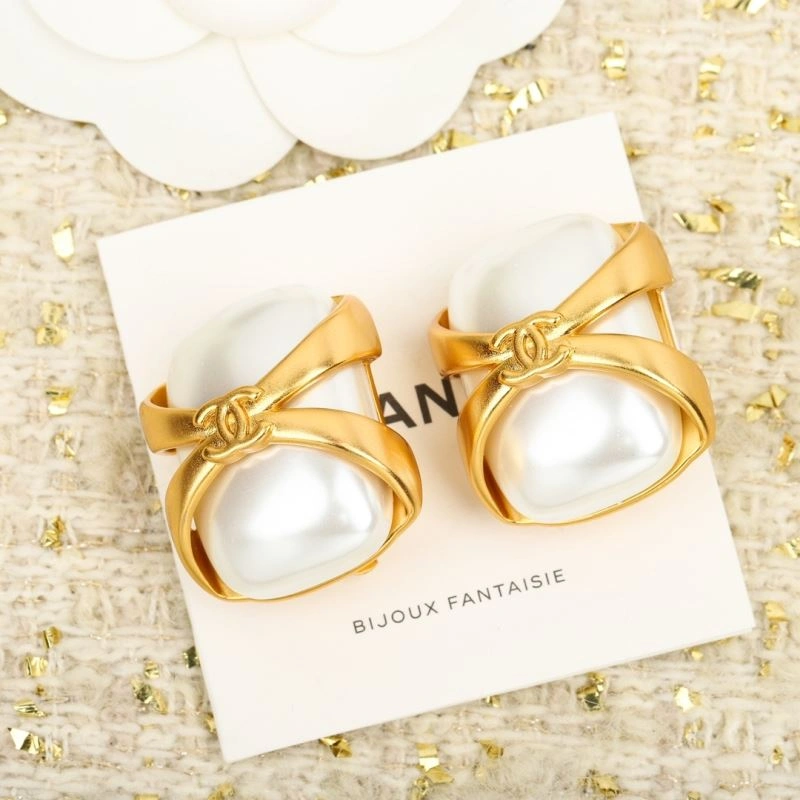 Trendsetting Chanel Earrings 227785