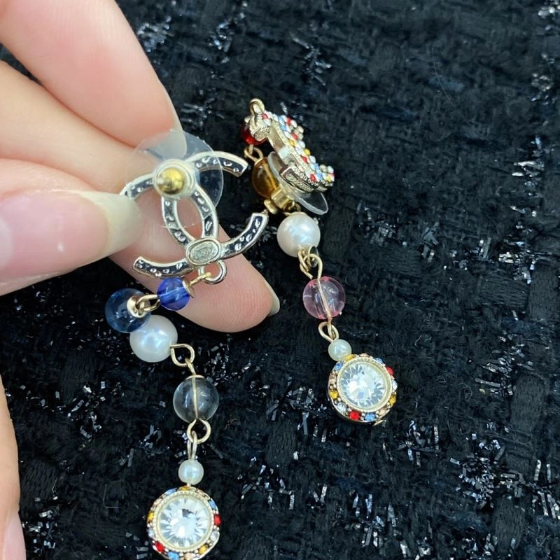 Snug Chanel Earrings 227813