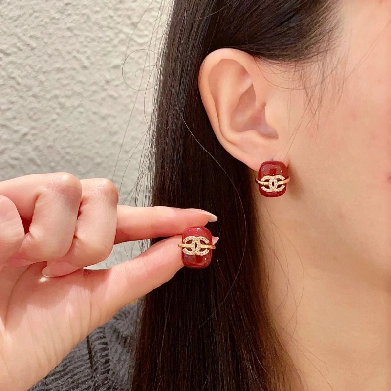 EyeCatching Chanel Earrings 227773