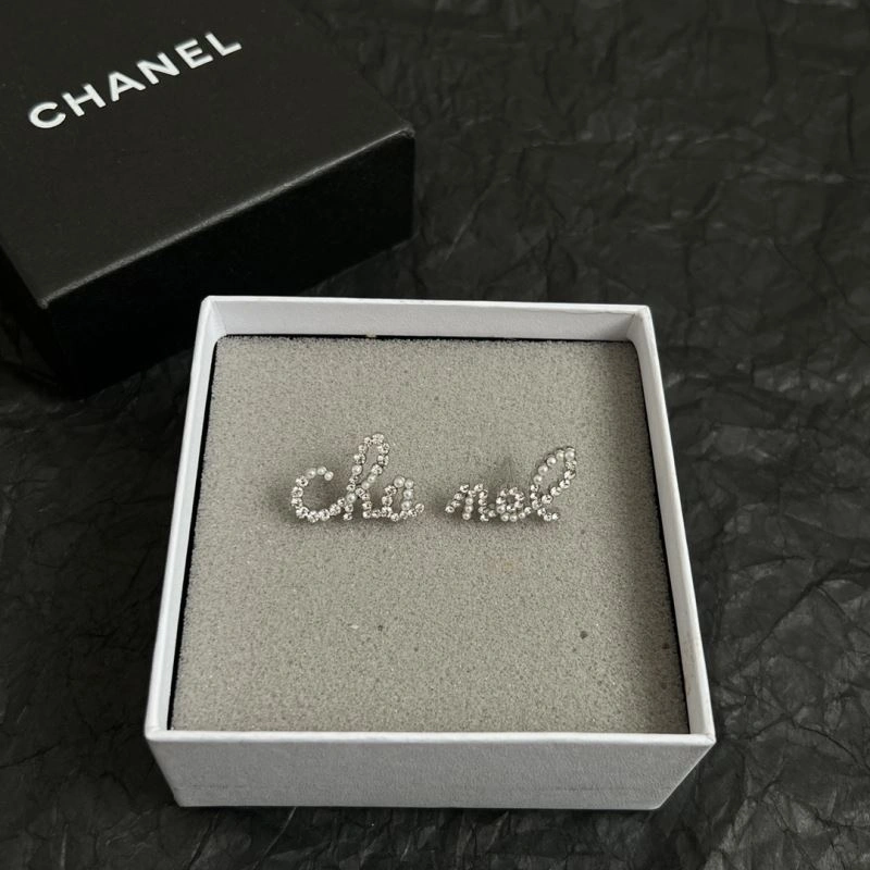 Sophisticated Chanel Earrings 227885