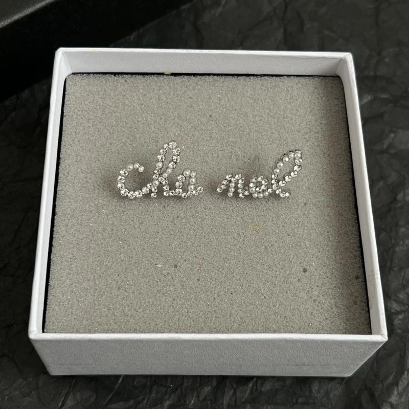 Sophisticated Chanel Earrings 227885