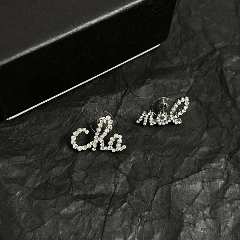Sophisticated Chanel Earrings 227885
