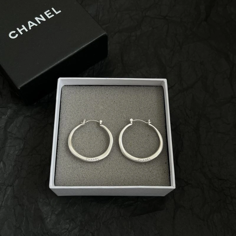 Sophisticated Chanel Earrings 227786