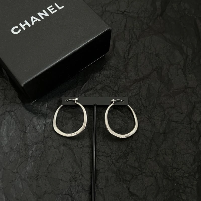 Sophisticated Chanel Earrings 227786