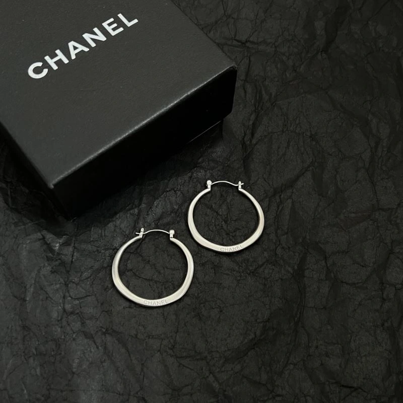 Sophisticated Chanel Earrings 227786