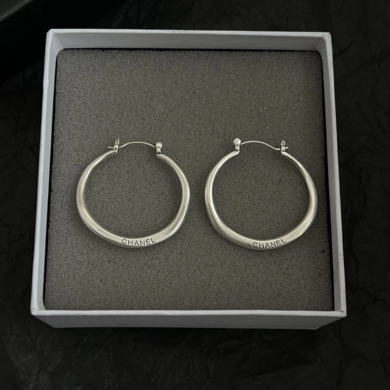 Sophisticated Chanel Earrings 227786