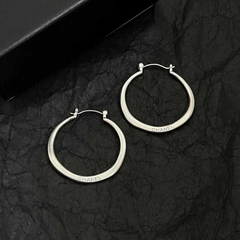 Sophisticated Chanel Earrings 227786