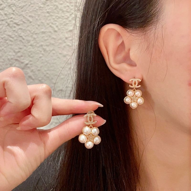 Seasonal Chanel Earrings 227735