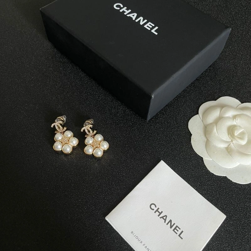 Seasonal Chanel Earrings 227735