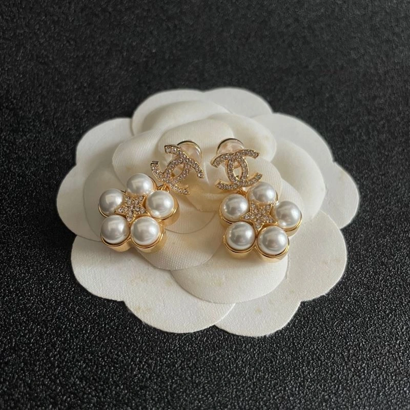 Seasonal Chanel Earrings 227735