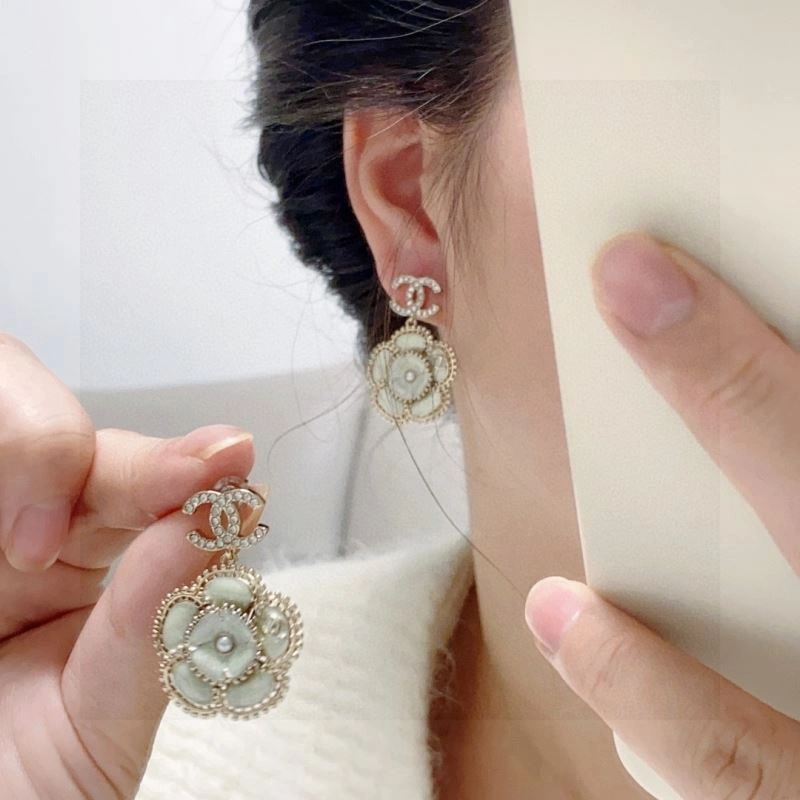 Chanel Earrings Cozy 227759