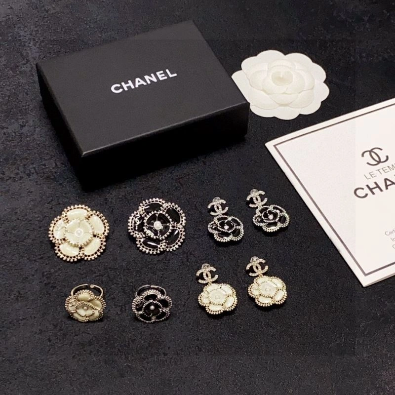 Chanel Earrings Cozy 227759