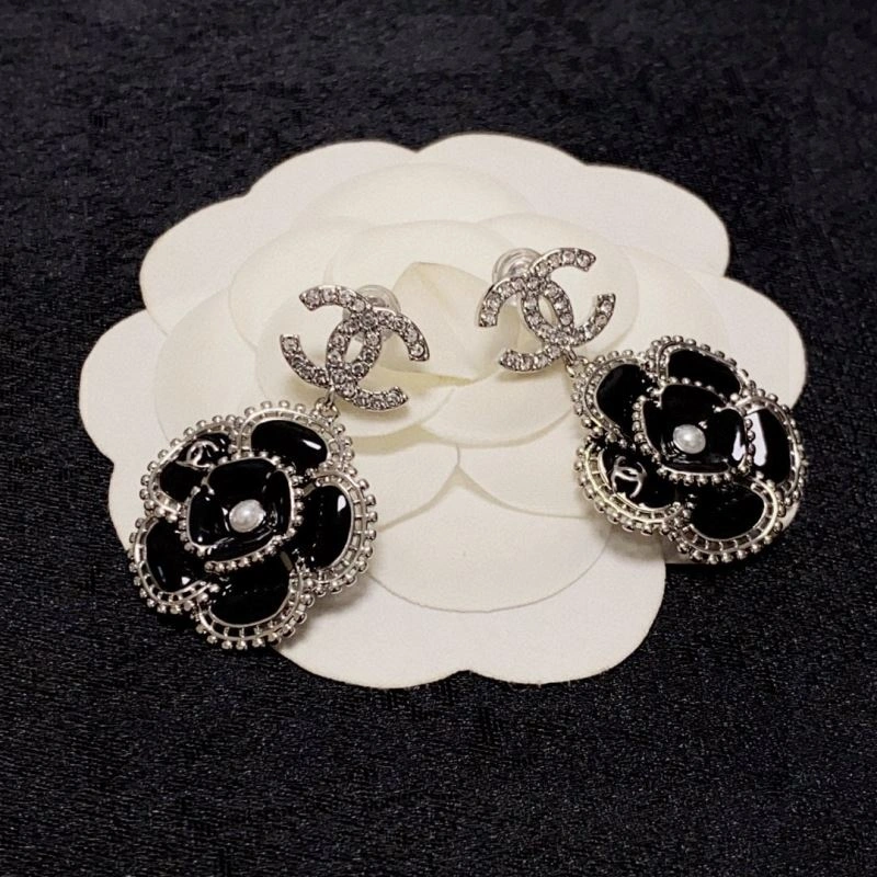 Chanel Earrings Cozy 227759